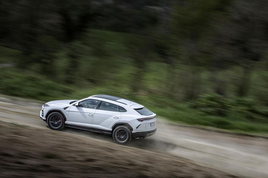  Lamborghini Urus Off-Road Package 2018 года  (WW) (фото 11 из 15)